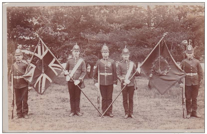 UNNAMED REGIMENT SHOWING THEIR COLOURS (U14406) - Régiments