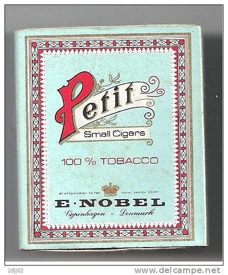 Fumeur, Cigare, Petit, Nobel, Danemark,Copenhague, Classe Ouverte - Boite Allumettes  Voir Scan, Utilisée, (AL 223) - Tobacco