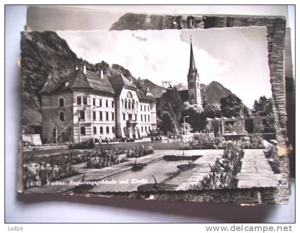 Liechtenstein Vaduz Regierungsgebäude Und Kirche - Liechtenstein