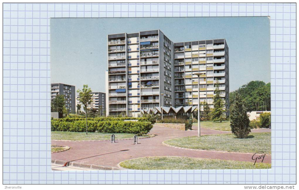 CPSM - VELIZY EST - Une Des Résidences - Velizy