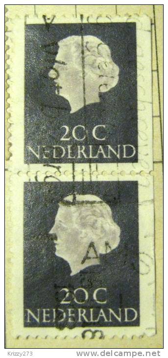 Netherlands 1953 Queen Juliana 20c Pair - Used - Usati