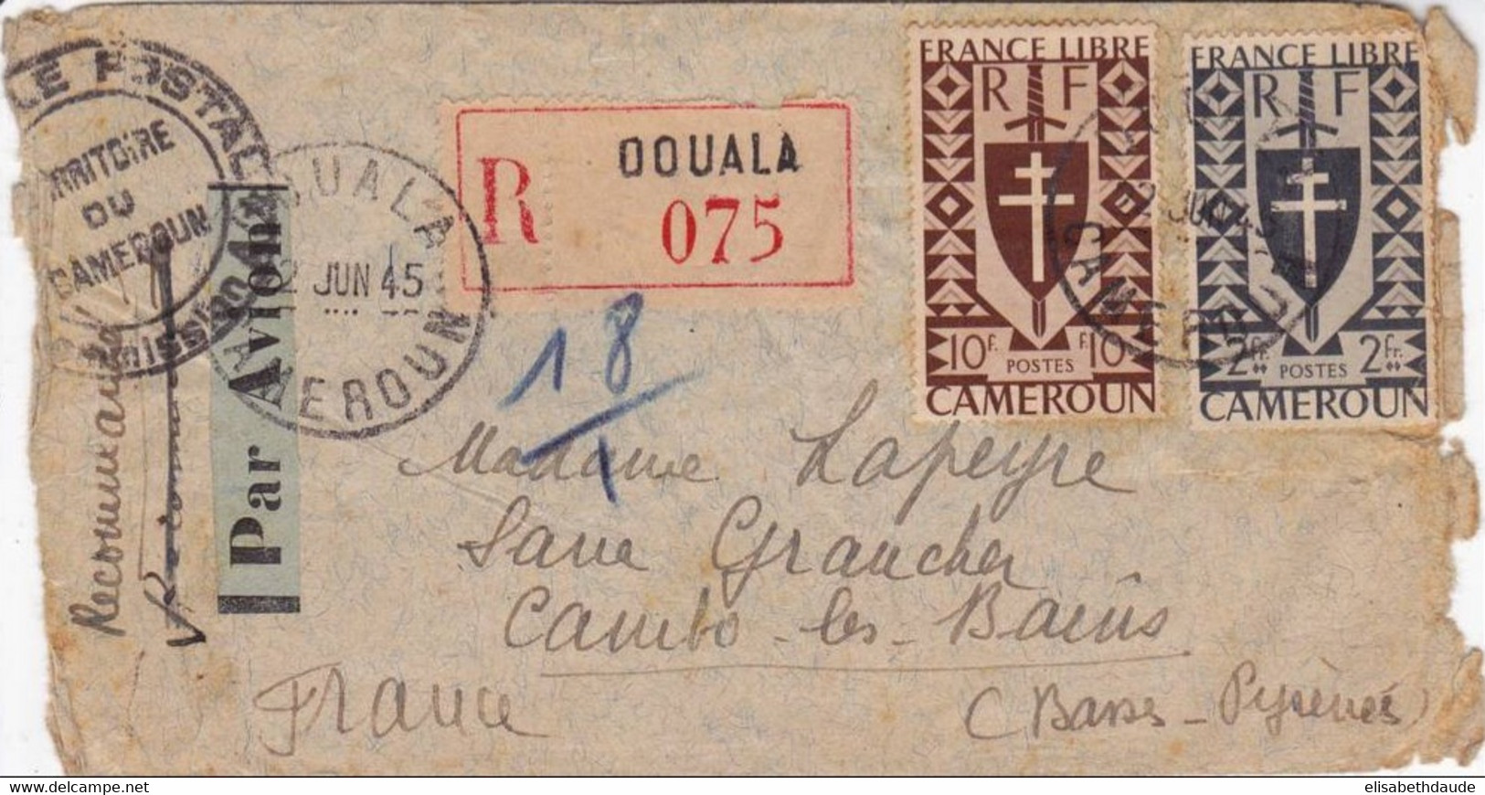 CAMEROUN - 1945 - ENVELOPPE RECOMMANDEE Par AVION De DOUALA Pour CAMBO LES B. Avec CENSURE COMMISSION A - FRANCE LIBRE - Brieven En Documenten