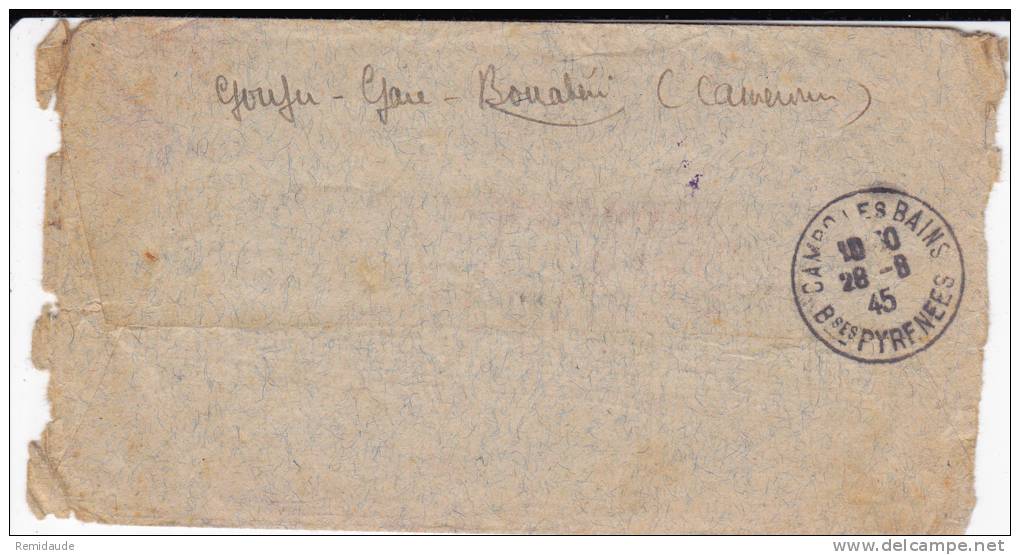 CAMEROUN - 1945 - ENVELOPPE RECOMMANDEE Par AVION De DOUALA Pour CAMBO LES B. Avec CENSURE COMMISSION A - FRANCE LIBRE - Lettres & Documents