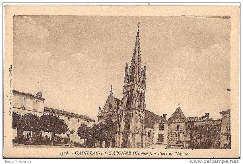 CPA Cadillac Sur Garonne  Place De L´  Eglise 33 Gironde - Cadillac