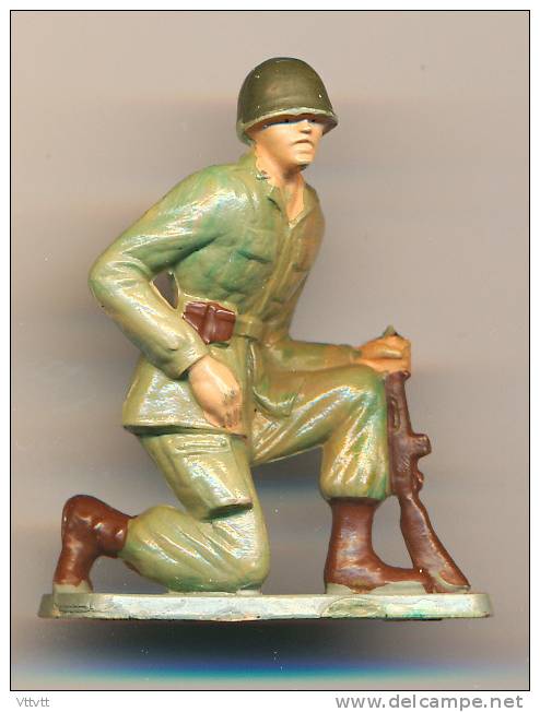 Figurine STARLUX (France) : Soldat Accroupi Genoux En Terre Avec Son Fusil, Militaire, Armée De Terre - Starlux