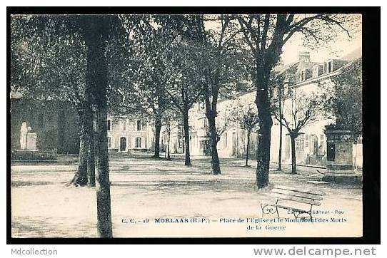 64 MORLAAS / Place De L'Eglise Et Monument Des Morts De La Guerre / - Morlaas