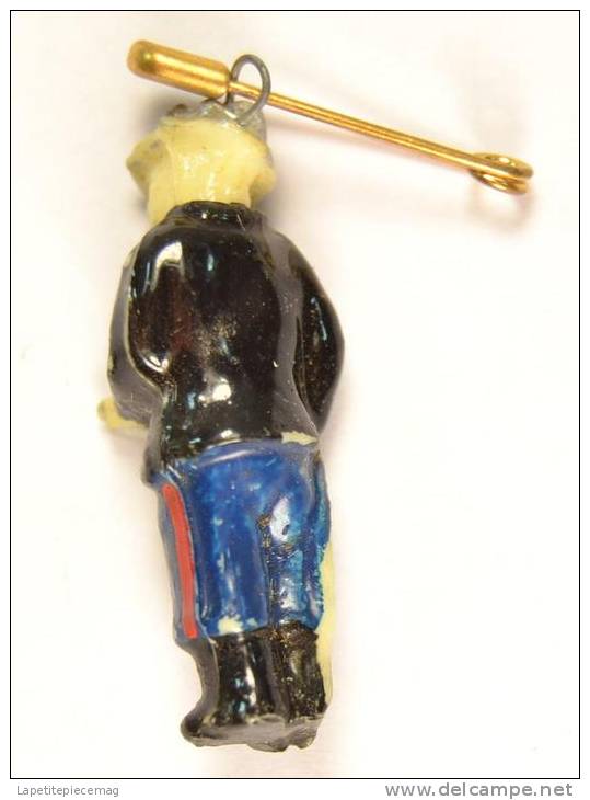 Ancienne Petite Broche Sapeur Pompier. Années 1960 - 1970 - Firemen