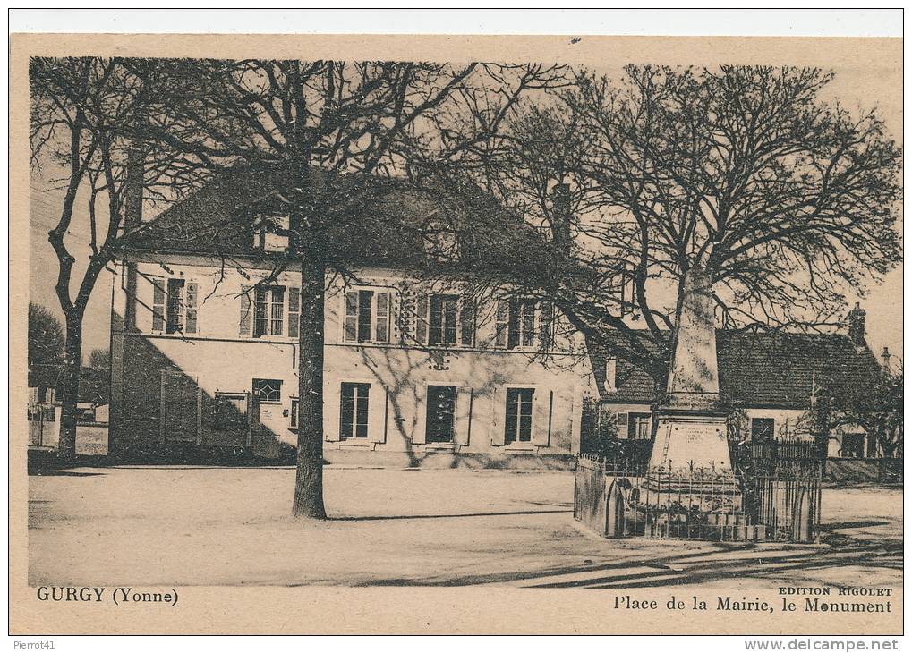 GURGY - Place De La Mairie , Le Monument Aux Morts - Gurgy