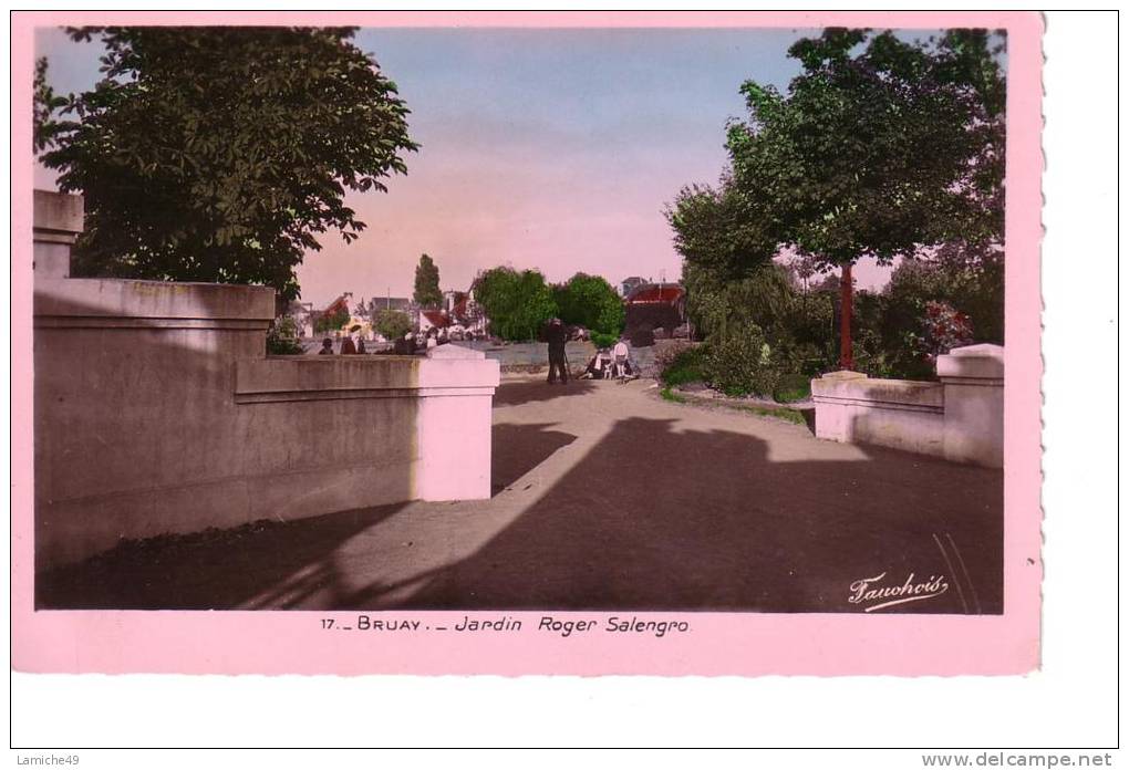 Bruay-sur-L´Escaut (59) : Jardin Roger Salengro Carte Circulée Et Timbrée  1956 (animée). - Bruay Sur Escaut