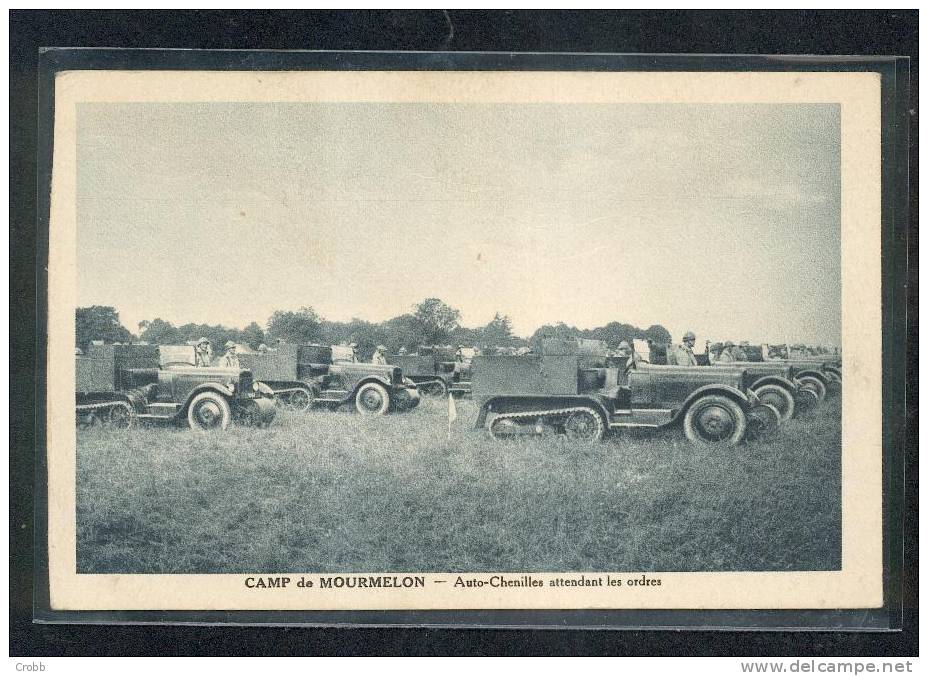 4463 - CAMP DE MOURMELON : AUTO CHENILLES Attendant Les Ordres - Matériel