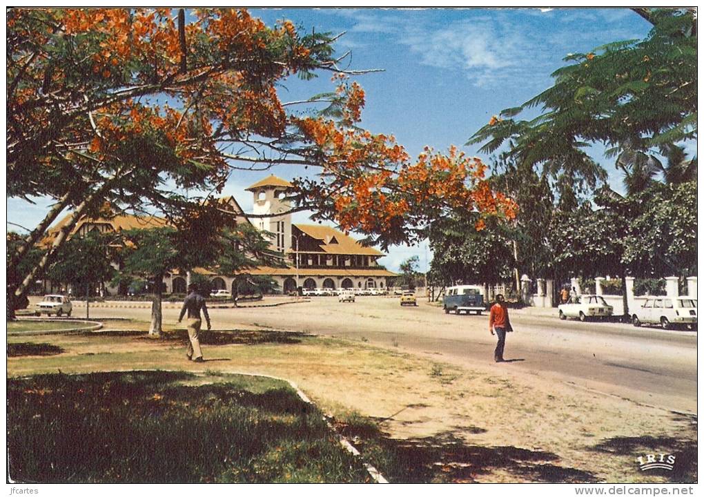 ETR - Congo Français - Place De La Gare Flamboyants En Fleurs - Moderne Gd Format - Pointe-Noire