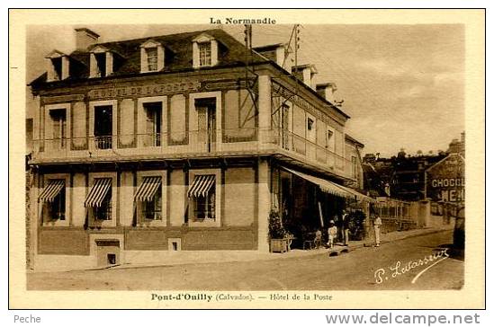 N°20337 -cpa Pont D'Ouilly -Hôtel De La Poste- - Hotels & Restaurants