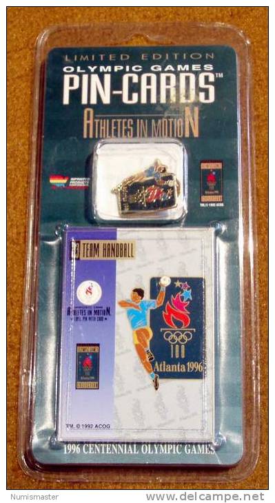 XXVI OLYMPIADE ATLANTA 1996 , HANDBALL PIN + TRADING CARD IN THE ORIGINAL PACKAGING - Bekleidung, Souvenirs Und Sonstige