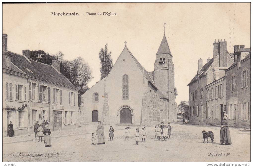 Marchenoir Place De L'eglise Tres Animée Hotel De La Foret - Marchenoir