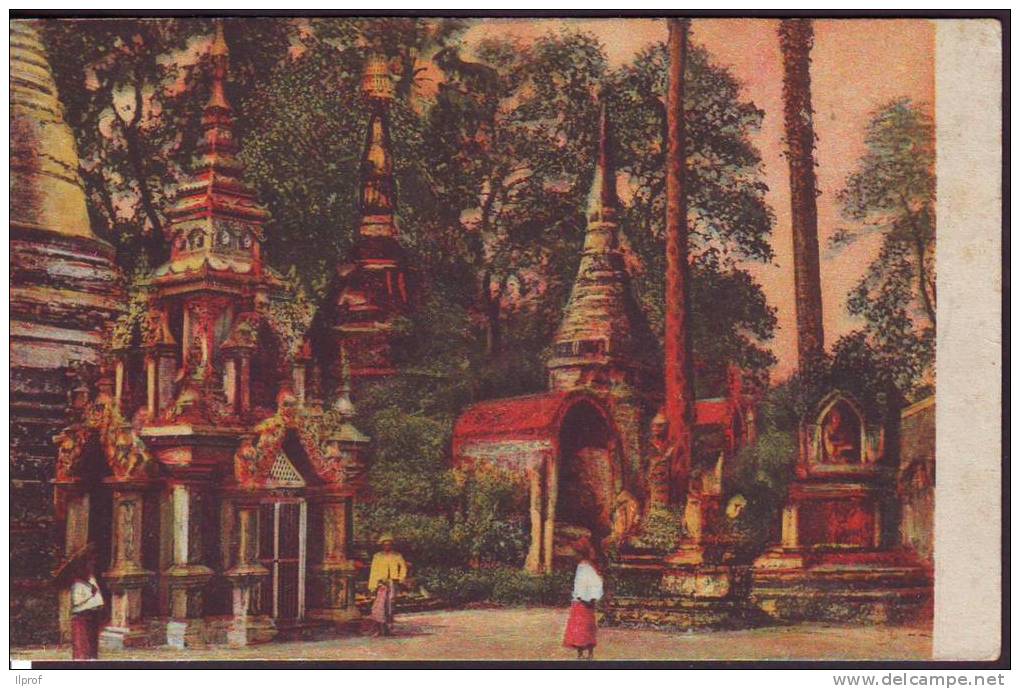 Piccolo Tempio Vicino A Una Pagoda , Myanmar Anni 30 - Myanmar (Burma)