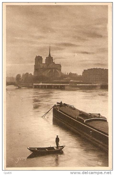 Péniche Sur La SEINE - PARIS Quai De Tournelle - Embarcaciones