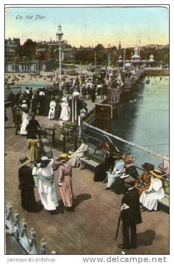 BOURNEMOUTH - DORSET - On The Pier - Promenading - - Bournemouth (hasta 1972)