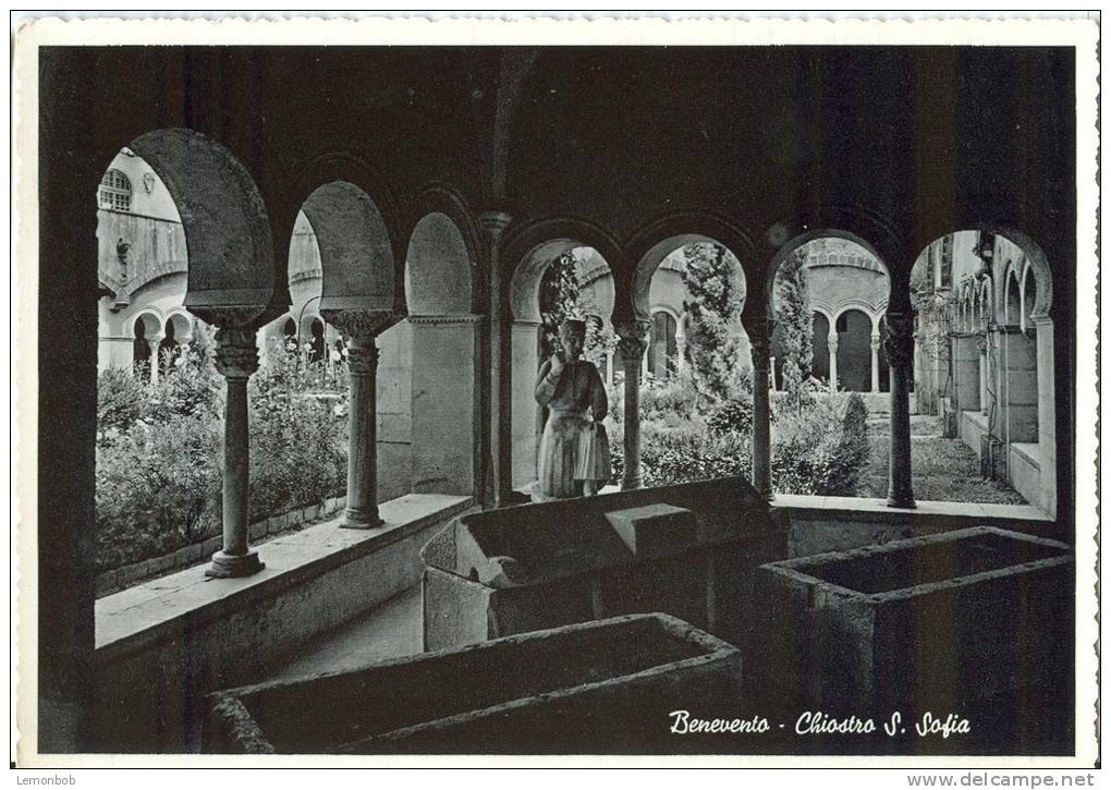 Italy, Benevento, Chiostra S. Sofia, Unused Real Photo Postcard [P9602] - Benevento