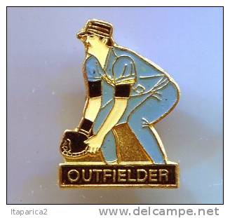 PINS SPORTS BASEBALL OUTFIELDER / MA06 - Baseball