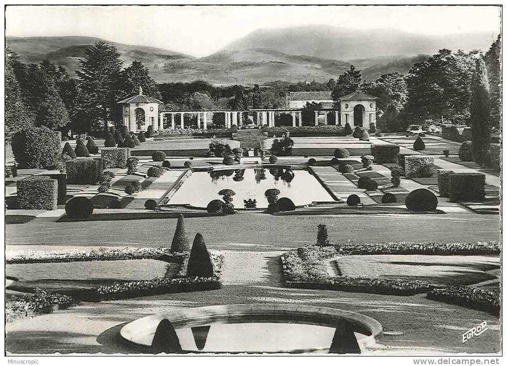 CPSM 64 - Cambo Les Bains - Arnaga - La Demeure D'Edmond Rostand - Ensemble Des Jardins Et Vue Sur Le Baigura - Cambo-les-Bains