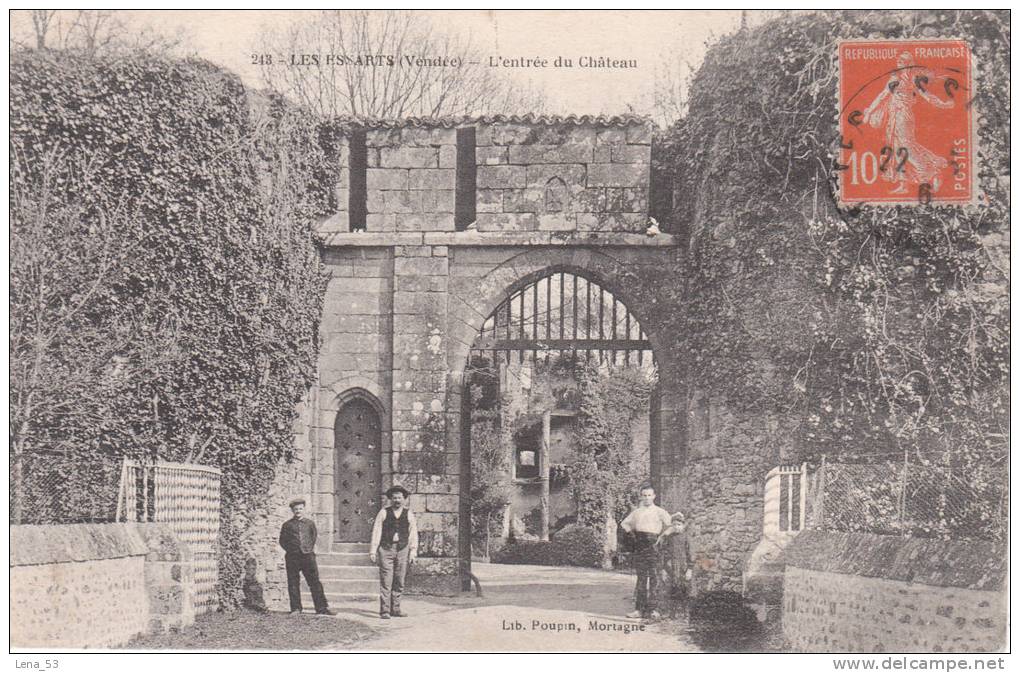 243   -   LES ESSARTS   -   L'entrée Du Château - Les Essarts