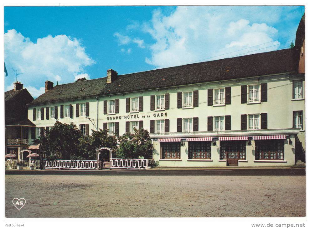 GRAND  HOTEL  DE  LA  GARE ** NN.  Raymond PROUHEZE  Propriétaire.  48130  AUMONT  AUBRAC. - Aumont Aubrac