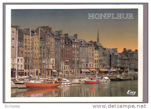 Honfleur Le Vieux Bassin Le Quai Sainte Catherine Et Ses Façades - Honfleur