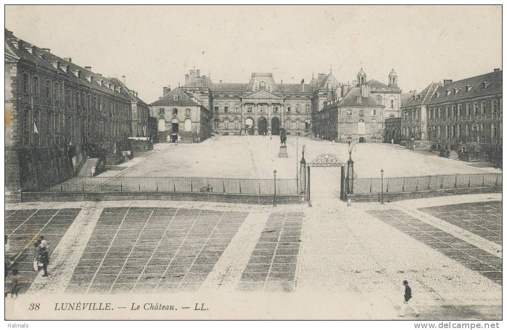 LUNÉVILLE - Le Château - Luneville