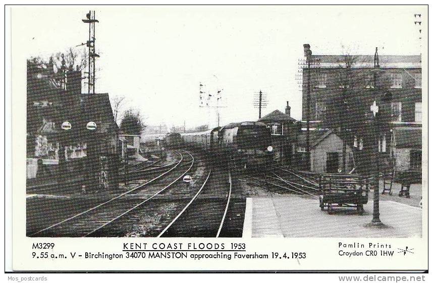 Train - Kent Coast Floods 1953  S51 - Stations With Trains