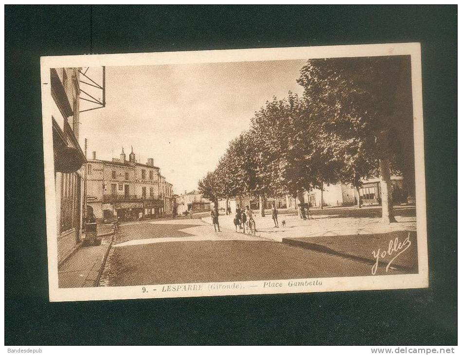 Lesparre (Gironde 33) - Place Gambetta ( Animée Renaud Buzaud & Cie ) - Lesparre Medoc
