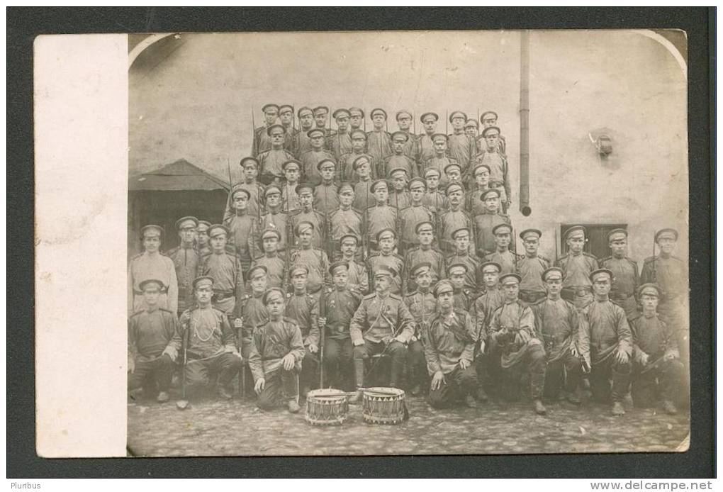 IMP.  RUSSIA , 50th  REGIMENT SOLDIERS WITH RIFLES ,  OLD REAL PHOTO POSTCARD - Uniformes