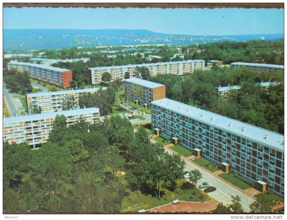 78 - VERNEUIL Sur SEINE - Cité De L' Etang. (Immeubles, HLM ...) CPSM - Verneuil Sur Seine