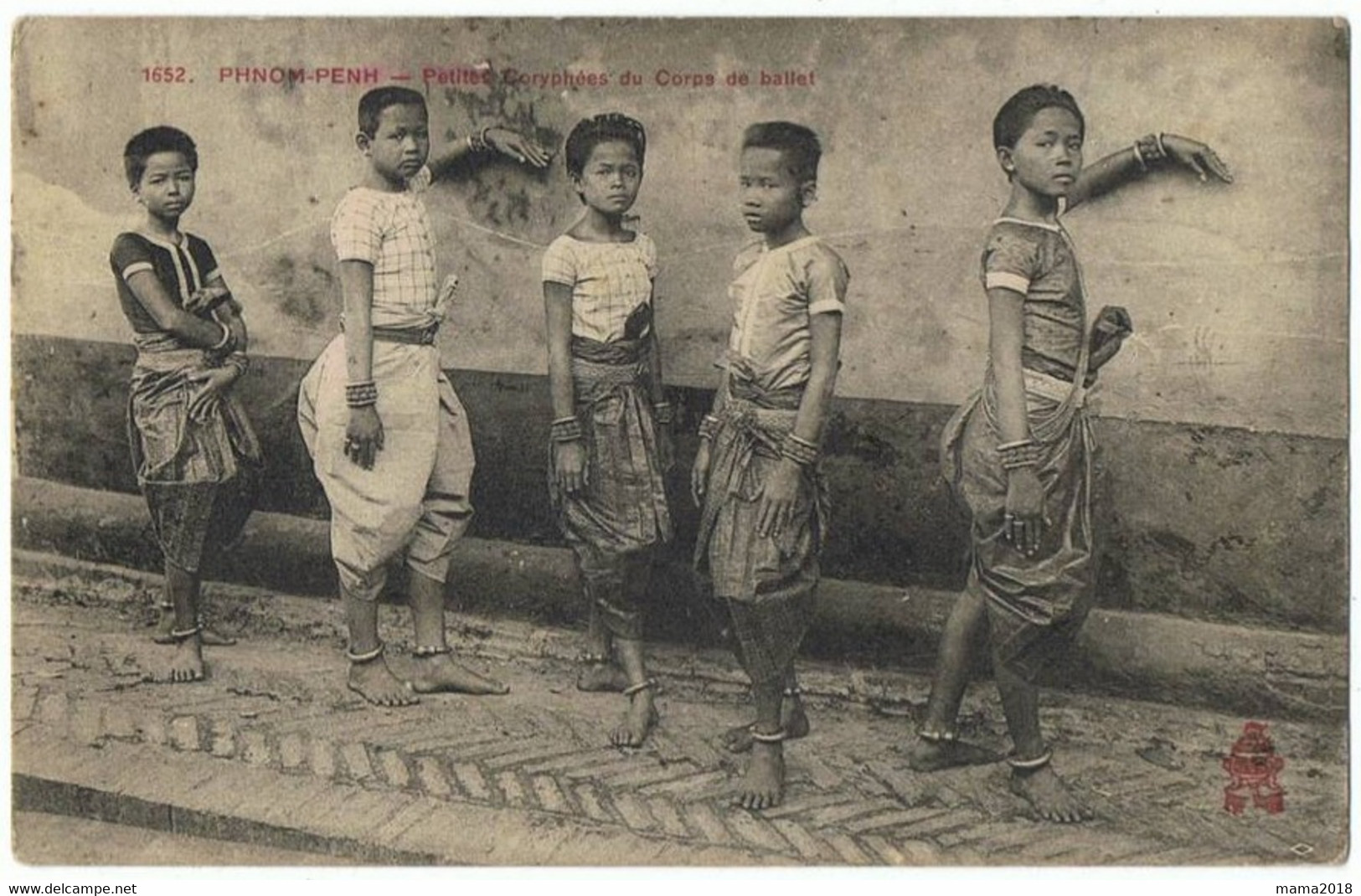 Phom_Penh   Petites Coryphées Du Corp De Ballet  ( No 1652 Sigle Bas Droit ) - Asien