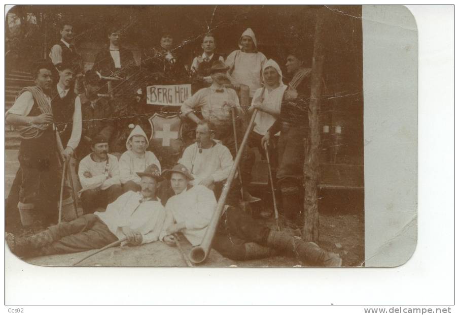 A Identifier Groupe D´hommes Montagnards Berg Heil - To Identify