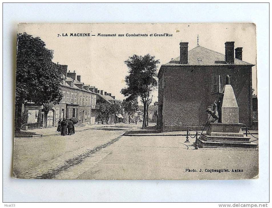 Carte Postale Ancienne : LA MACHINE : Monument Aux Combattants Et Grand' Rue - La Machine