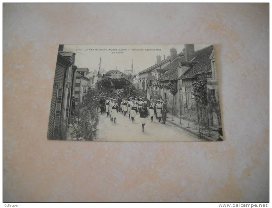 CPA LA FERTE SAINT AUBIN Concours Agricole 1912 - Le Défilé - La Ferte Saint Aubin