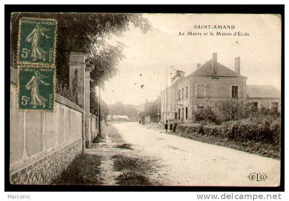 41 - SAINT AMAND (Longpré) - La Mairie Et La Maison Ecole - - Saint Amand Longpre