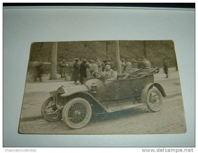 CPA PHOTO MILITARIA SOLDAT SOLDIER MILITAIRE DANS VEHICULE VOITURE TORPEDO ? CAR WAGEN 784 - Equipment