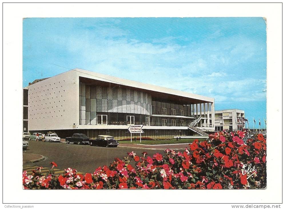 Cp, 17, Royan, Le Palais Des Congrès, Voyagée 1966 - Royan