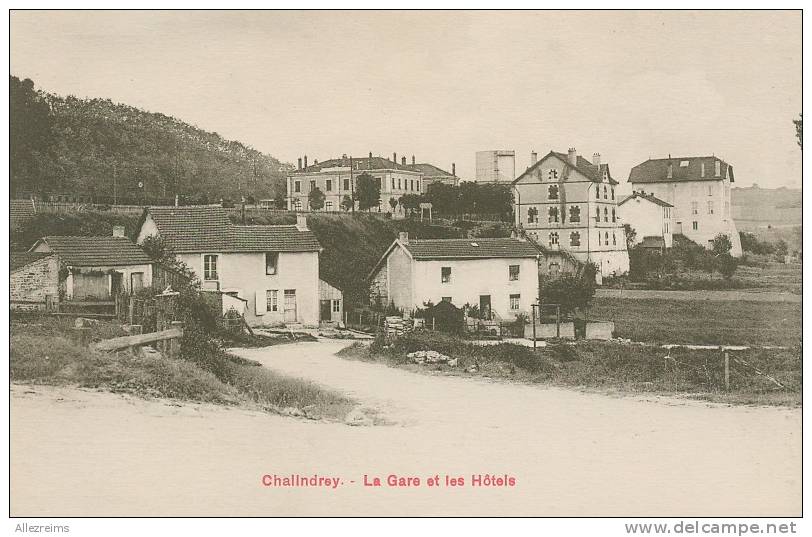 CPA 52 : CHALINDREY  La Gare Et Les Hotels     A VOIR  !!! - Chalindrey