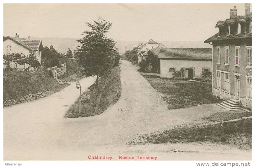 CPA 52 : CHALINDREY  Rue De Torcenay    A VOIR  !!! - Chalindrey