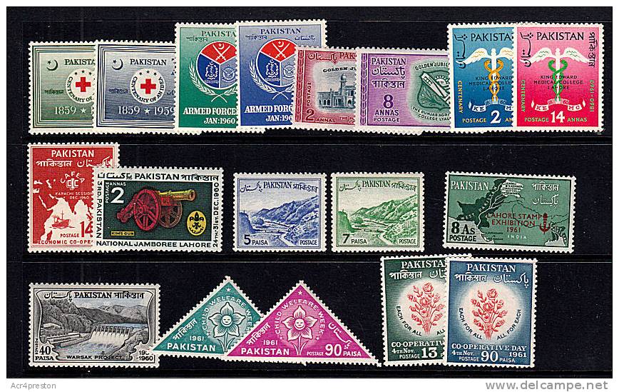 Msc596 Pakistan, Small Lot TO CLEAR, Very Lightly Mounted Mint, 65 Stamps (cv = &pound;85) - Pakistan