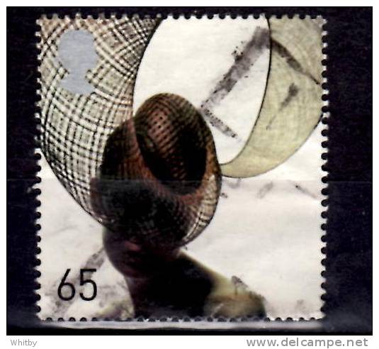 Great Britain 2001 65p  Philip Treacy Hat Issue #1980 - Zonder Classificatie