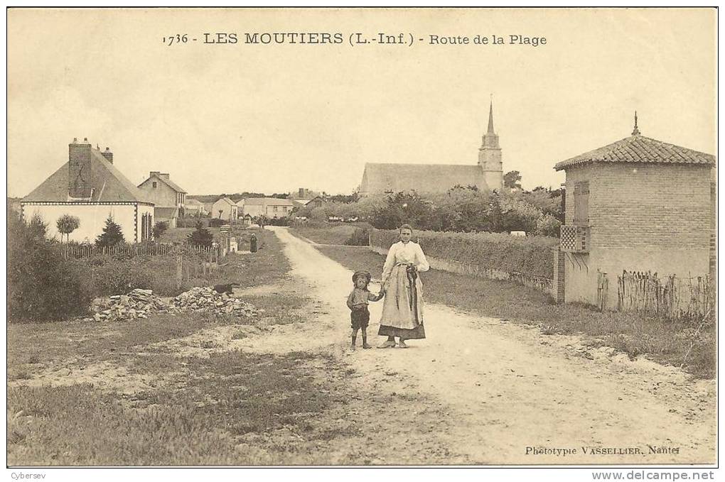 LES MOUTIERS - Route De La Plage - Les Maisons Et L'Eglise - Animé - TTB - Les Moutiers-en-Retz