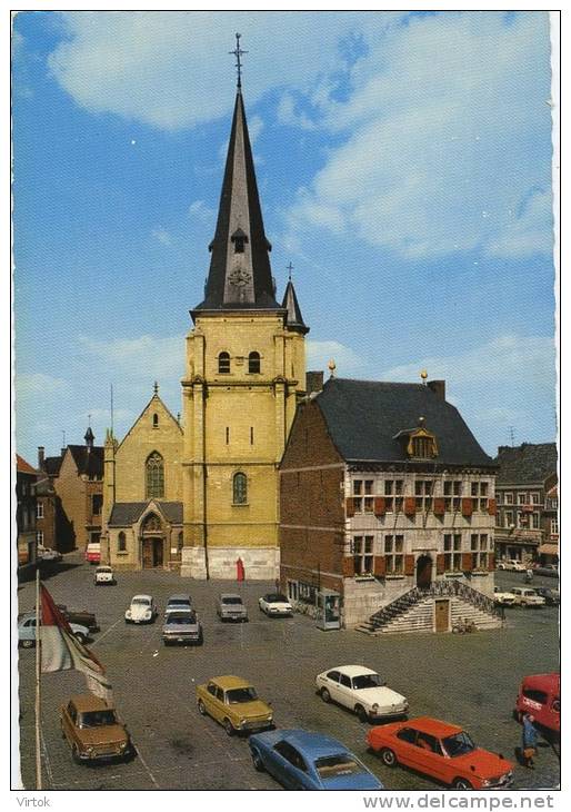 Bilzen :  Kerk Sint Mauritius - Stadhuis   (  Old Cars )   ( GROOT FORMAAT   15 X  10.5 Cm ) - Bilzen