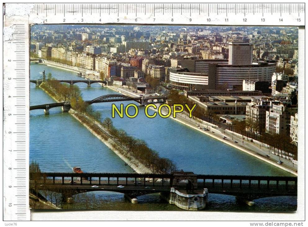 PARIS -  La  Seine Et La  Maison De L´ O.R.T.F. - La Seine Et Ses Bords