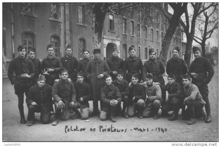 CARTE - PHOTO DU  18 ème Régiment  *** Peloton De Pointeurs  Mars 1940*** Belle  Carte - Régiments