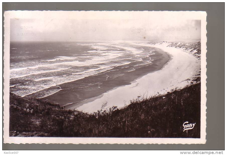 Gris Nez   La Plage En Direction De Wissant    Cpsm   Artaud  1  Editions Gaby - Wissant