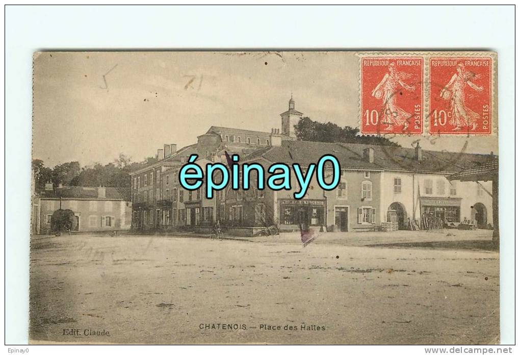 B - 88 - CHATENOIS - La Place Du Village Et Les Halles - édition Claude - Chatenois