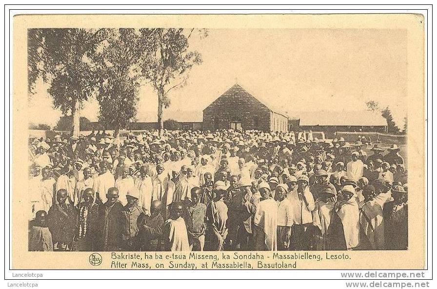 LESOTO - BASUTOLAND / A MASSABIELLA UN DIMANCHE APRES LA MESSE - Lesotho